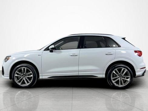 Used 2025 Audi Q3 2.0T Premium w/ Convenience Package image 2