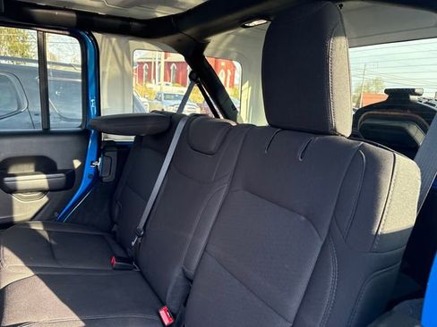 Used 2023 Jeep Wrangler Unlimited Sport image 10