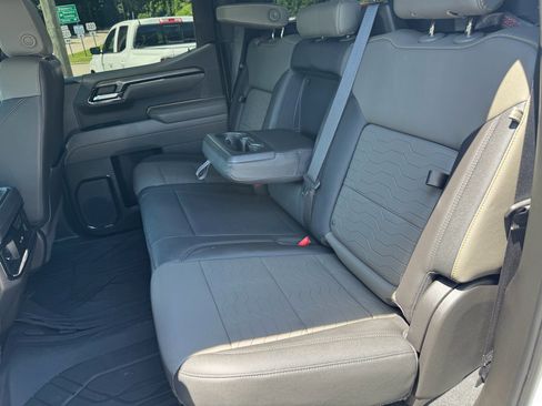 Used 2022 Chevrolet Silverado 1500 ZR2 w/ Technology Package image 15