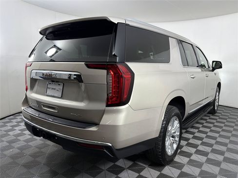 Certified 2021 GMC Yukon XL SLT w/ SLT Luxury Plus Package AWD/4WD image 6