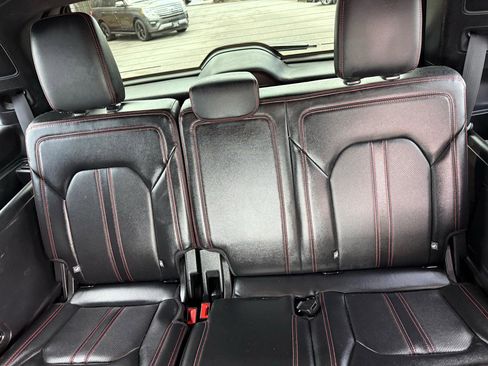 Used 2019 Ford Expedition Limited w/ Equipment Group 303A RWD image 19
