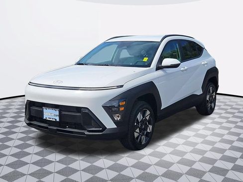 Certified 2025 Hyundai Kona SEL AWD/4WD image 2