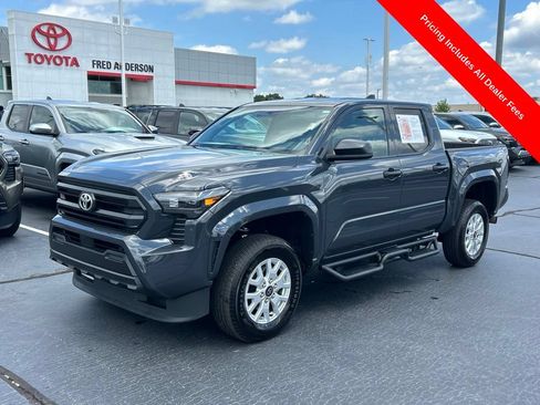 Used 2025 Toyota Tacoma SR AWD/4WD image 1