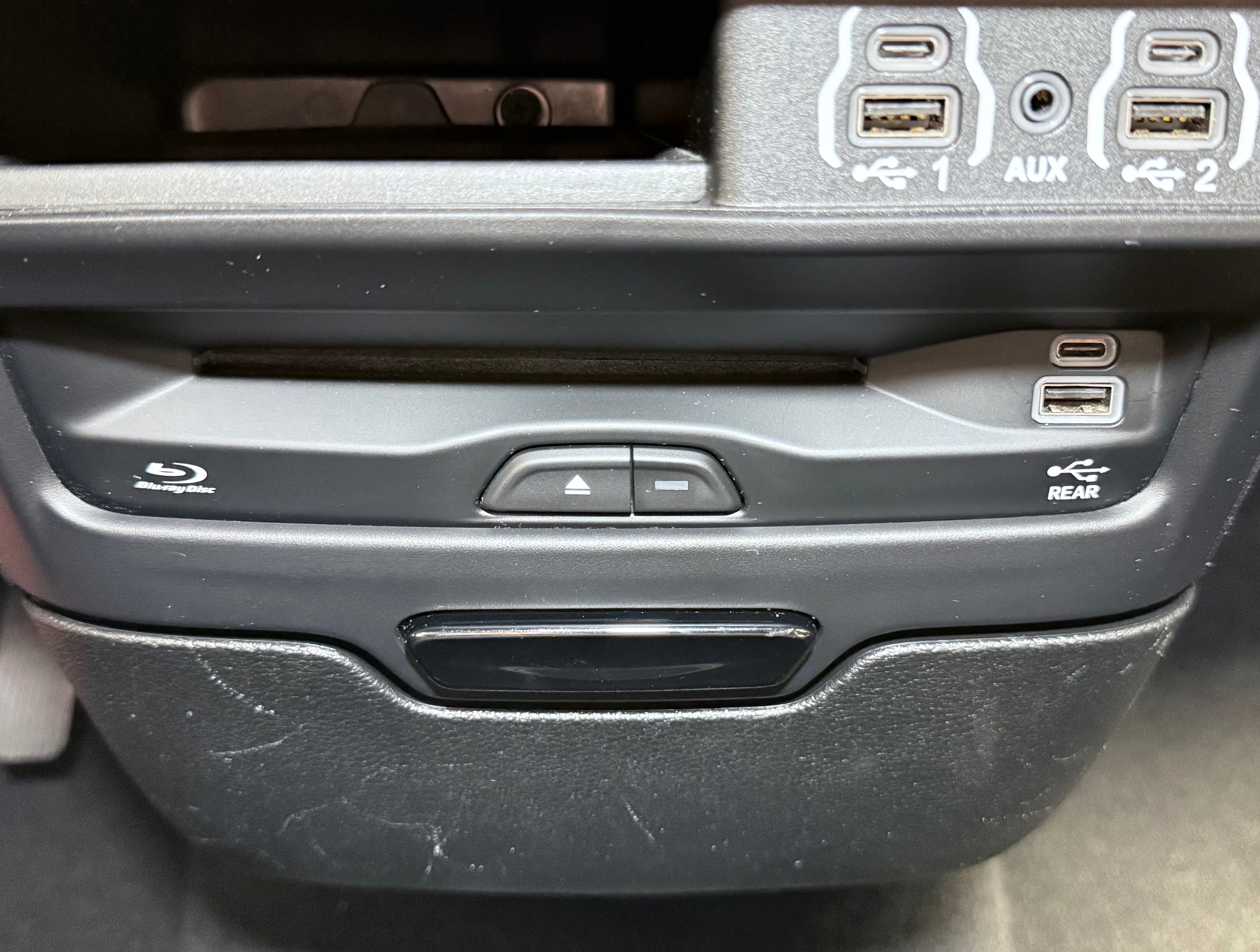 Certified 2023 Chrysler Pacifica Touring-L w/ Uconnect Theater Family Group AWD/4WD image 27