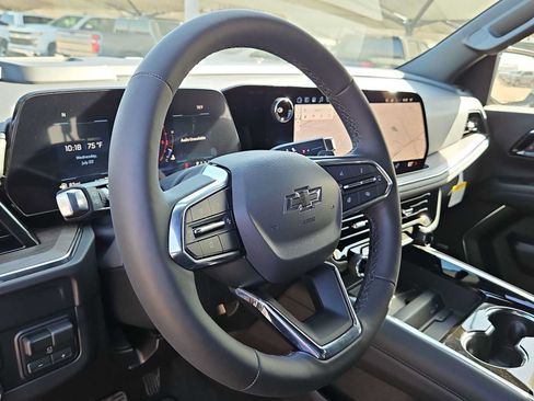 New 2026 Chevrolet Suburban Z71 w/ Z71 Off-Road Package AWD/4WD image 18