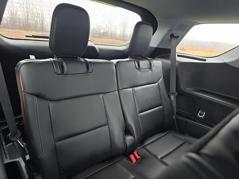 Used 2023 Ford Explorer XLT w/ Equipment Group 202A image 11