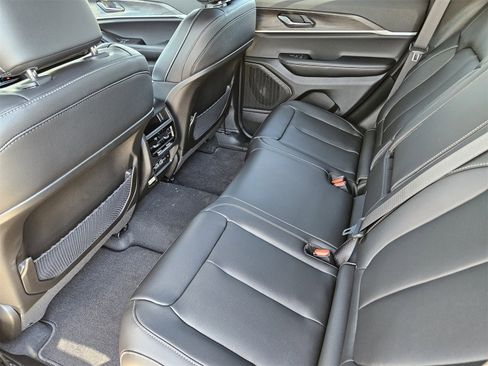 New 2025 Jeep Grand Cherokee Limited w/ Trailer Tow Package image 31