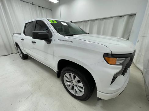 Used 2022 Chevrolet Silverado 1500 Custom AWD/4WD image 3