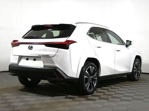 Used 2024 Lexus UX 250h AWD w/ Premium Package image 7