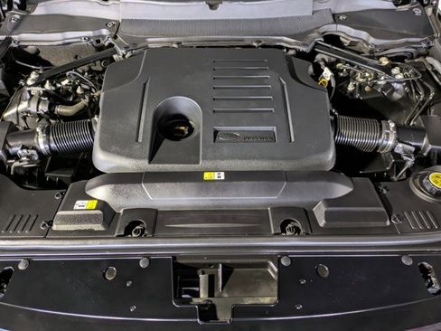 Used 2020 Land Rover Range Rover HSE image 25