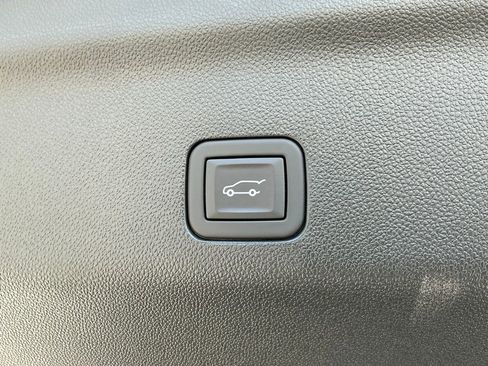 Used 2024 GMC Yukon Denali Ultimate image 21