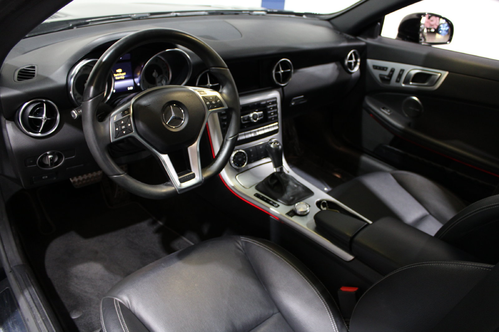 Used 2015 Mercedes-Benz SLK 250 image 25