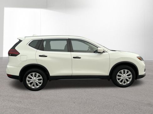 Used 2019 Nissan Rogue S AWD/4WD image 2