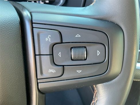 Used 2023 GMC Yukon XL AT4 w/ Technology Package image 32