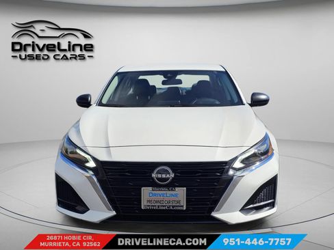 Used 2025 Nissan Altima 2.5 SV FWD image 2