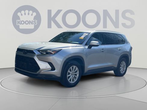 Used 2025 Toyota Grand Highlander AWD image 1