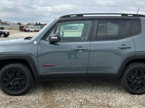 Used 2018 Jeep Renegade Trailhawk w/ Cold Weather Group II image 4