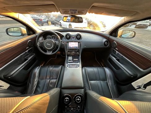 Used 2011 Jaguar XJ L image 2