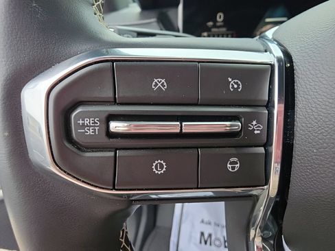 Used 2025 GMC Acadia Denali w/ Super Cruise Package AWD/4WD image 28