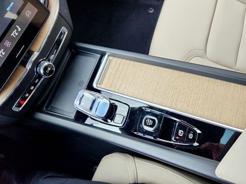 New 2026 Volvo XC60 B5 Core image 25