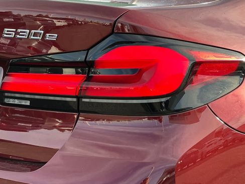 Used 2023 BMW 530e image 35