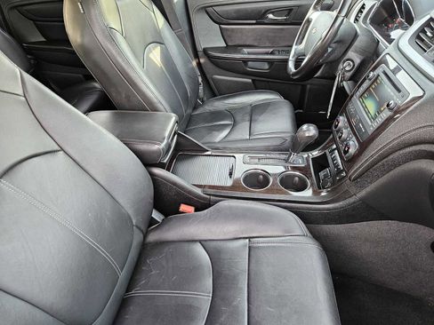 Used 2017 Chevrolet Traverse LT image 14