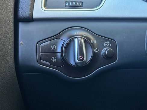 Used 2010 Audi A4 2.0T Premium Plus image 33