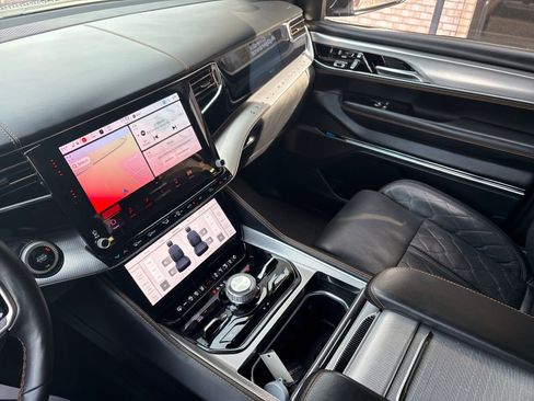 Used 2022 Jeep Grand Wagoneer Series III w/ Rear Seat Video Group 1 image 23