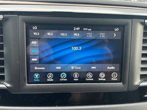 Used 2019 Chrysler Pacifica Touring-L w/ Tire & Wheel Group FWD image 25