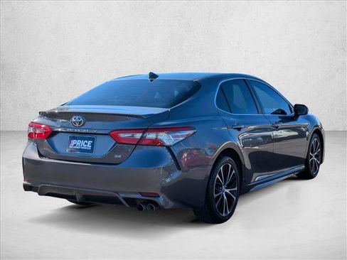 Used 2019 Toyota Camry SE image 5