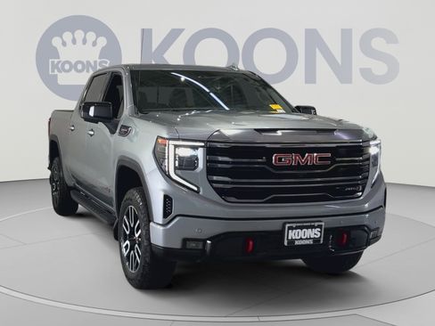 Used 2024 GMC Sierra 1500 AT4 w/ Technology Package AWD/4WD image 4