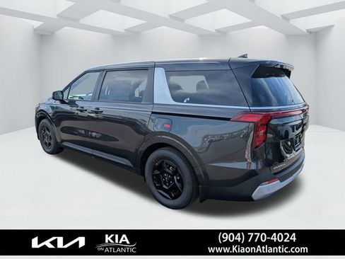 New 2026 Kia Carnival FWD image 5