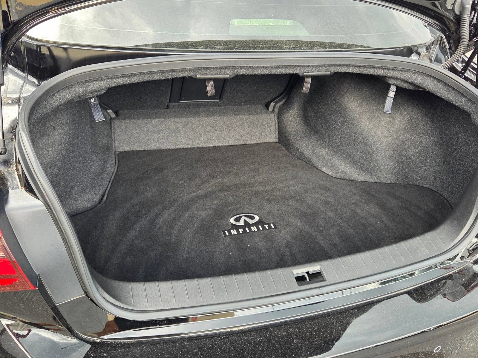 Used 2024 INFINITI Q50 Luxe w/ Cargo Package RWD image 12