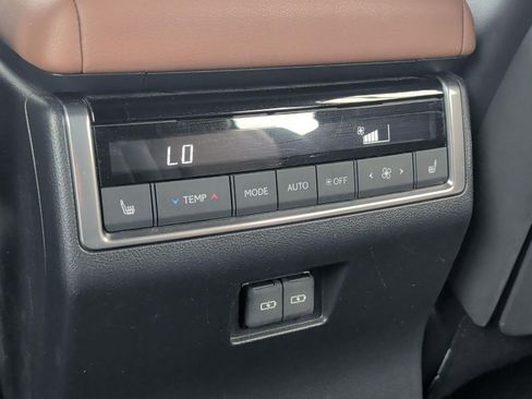 Used 2024 Lexus GX 550 w/ Cold Area Package AWD/4WD image 25