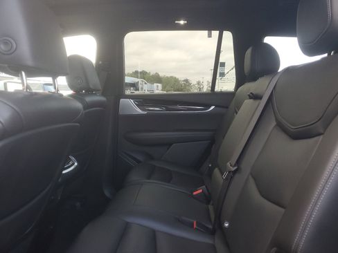 Used 2023 Cadillac XT6 Premium Luxury image 12