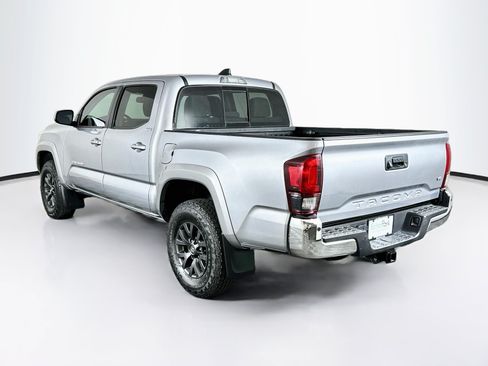 Used 2020 Toyota Tacoma SR5 RWD image 5