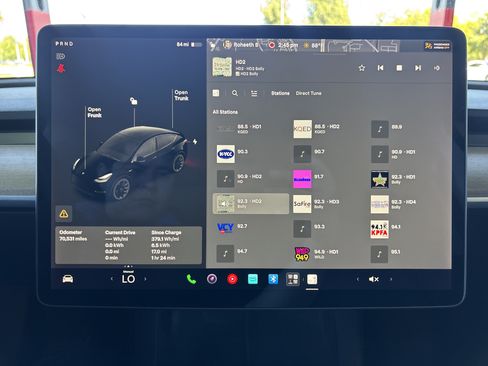 Used 2022 Tesla Model Y Long Range AWD/4WD image 22