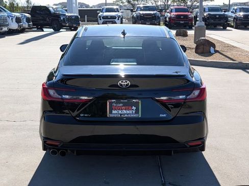 Used 2025 Toyota Camry SE w/ Multimedia Upgrade Package image 8