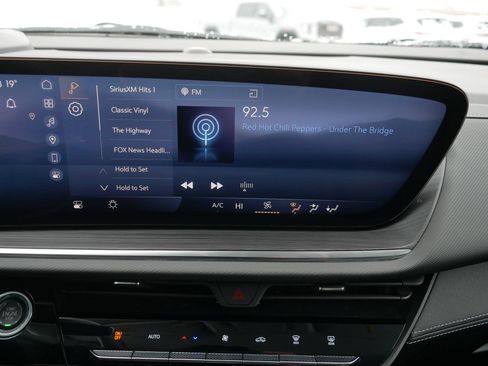 Used 2025 Buick Envision Preferred image 22