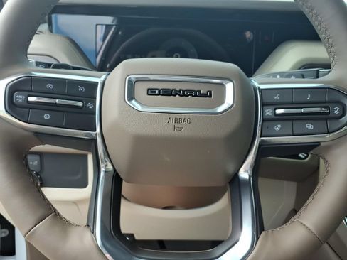 New 2026 GMC Yukon Denali w/ Denali Reserve Package AWD/4WD image 18