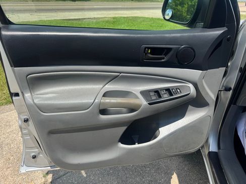 Used 2013 Toyota Tacoma PreRunner w/ Convenience Pkg RWD image 8