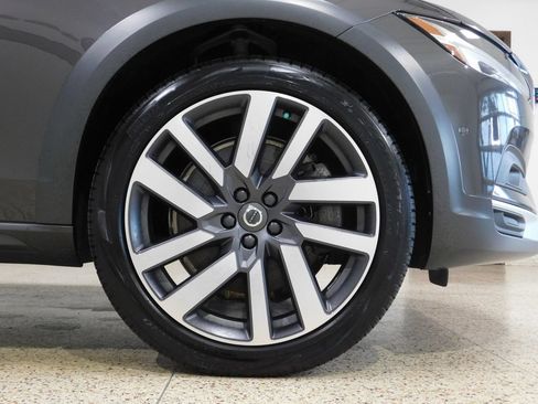 Used 2022 Volvo V90 B6 Cross Country AWD/4WD image 73
