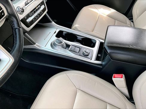 Used 2020 Ford Explorer XLT w/ Equipment Group 202A image 16