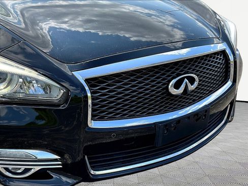 Used 2017 INFINITI Q70 3.7 AWD/4WD image 31