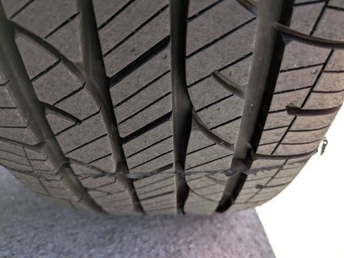 Used 2023 Chevrolet Equinox Premier image 12