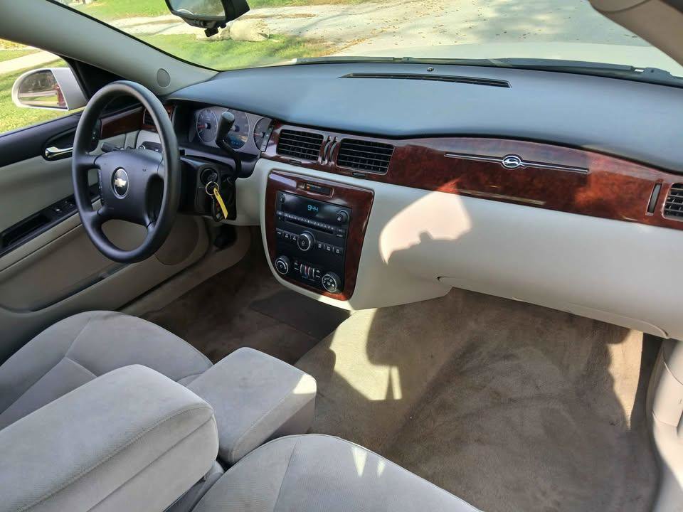 Used 2007 Chevrolet Impala LT FWD image 11