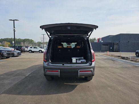 New 2026 Nissan Armada SL w/ Captain's Chari Seat Package image 17