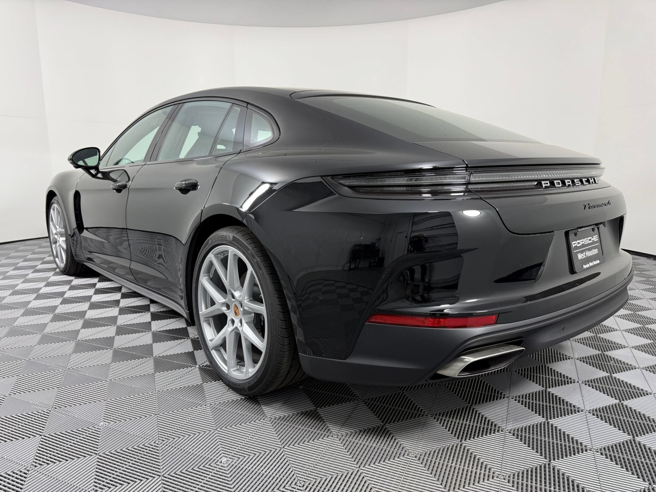 Certified 2026 Porsche Panamera 4 AWD/4WD image 3