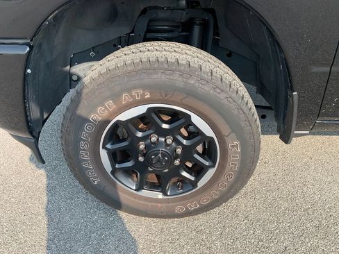 Used 2026 RAM 2500 Laramie AWD/4WD image 2