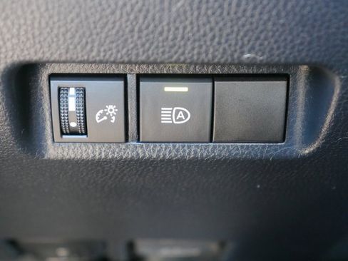 Used 2020 Toyota RAV4 LE image 27